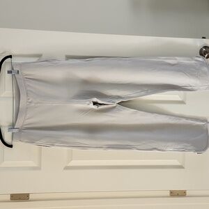Lululemon Every Moment Pant - Size 8 - Colour Vapor